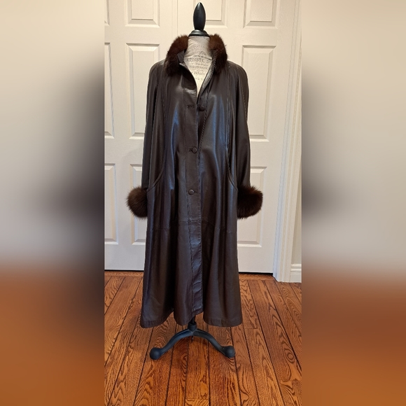 Genuine leather real fur trim full length coat by Santagostino - Picture 10 of 16